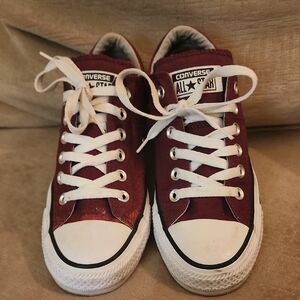 Converse Womens Burgundy Sneakers